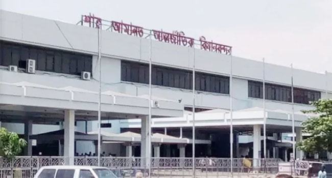 যান্ত্রিক ত্রুটি নিয়ে চট্টগ্রামে জরুরি অবতরণ, প্রাণে বাঁচলেন ৭ ক্রুসহ ১৯১ যাত্রী