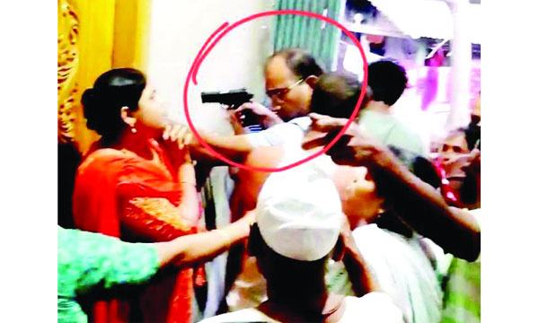 আতঙ্কে ভুক্তভোগী পরিবার
