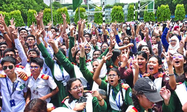 ইংরেজির ভীতি কাটিয়ে পাসের হার ৮৩.০৪