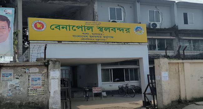 বেনাপোল বন্দরে টানা ৫ দিন আমদানি-রফতানি বন্ধ