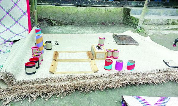 ঝালকাঠির শীতলপাটি বিদেশেও যাচ্ছে
