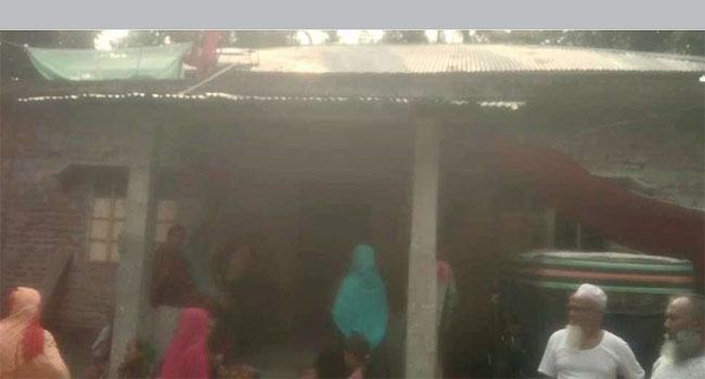 কাঠালিয়ায় পিস্তল ঠেকিয়ে ডাকাতি, আহত ২