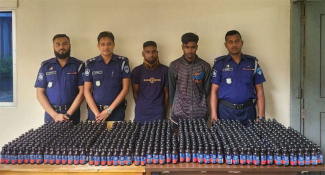 আশুগঞ্জে ৬৯৮ বোতল ফেনসিডিলসহ গ্রেফতার ২, মাইক্রোবাস জব্দ