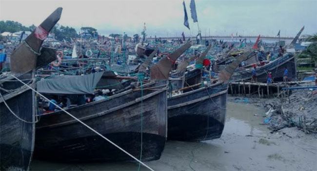 বঙ্গোপসাগরে ৬৫ দিনের নিষেধাজ্ঞা শুরু মধ্য রাতে, চিন্তিত জেলেরা