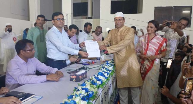 পূর্বধলায় চেয়ারম্যান পদে ফয়জুর সিরাজ নির্বাচিত