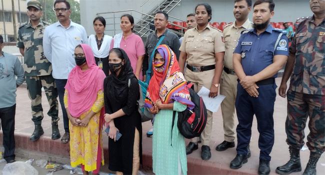 ভারতে পাচার হওয়া ৩ বাংলাদেশী নারীকে ৩ বছর পর ফেরত