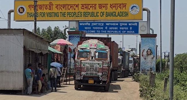 বেনাপোল স্থলবন্দর দিয়ে ৫ দিন পর আমদানি-রফতানি শুরু