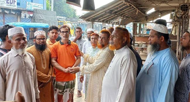 রাণীনগরে আগুনে ক্ষতিগ্রস্ত ৪ দোকানিকে জামায়াতের সহায়তা প্রদান