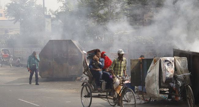 বায়ুদূষণে আজ ঢাকার অবস্থান ৫ম