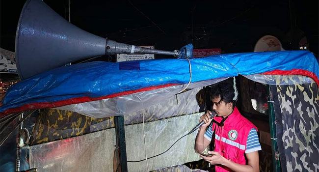 ঘূর্ণিঝড় ‘রেমাল’ : মির্জাগঞ্জে প্রশাসনের সচেতনতামূলক মাইকিং