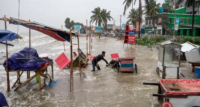 বাংলাদেশ-ভারতে রেমালের তাণ্ডব, এলাকা প্লাবিত, নিহত ৩
