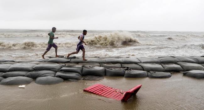 রেমাল দুর্বল হয়ে স্থল গভীর নিম্নচাপে পরিণত