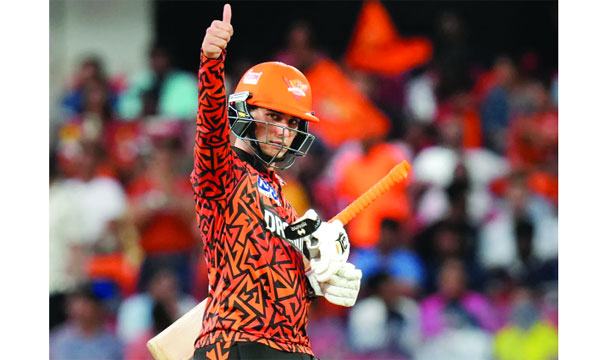 বোলারদের ওপর তাণ্ডবের আইপিএল