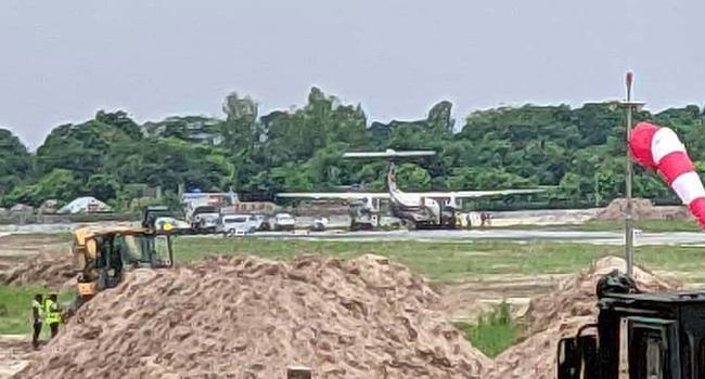 সৈয়দপুরে রানওয়েতে বিকল উড়োজাহাজ