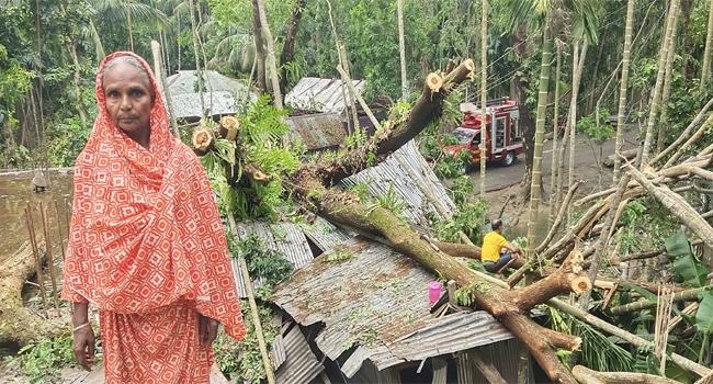 ‘মোর ঘর শ্যাষ, ফেইদ্দ্যার চাউল কয়ডাও ভিইজ্যা গ্যাছে’