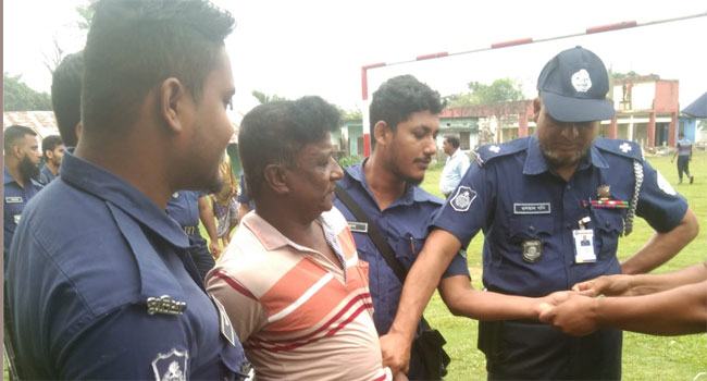 দোয়ারাবাজারে অস্ত্রসহ ভোটকক্ষে এজেন্ট, ৬ মাসের কারাদণ্ড