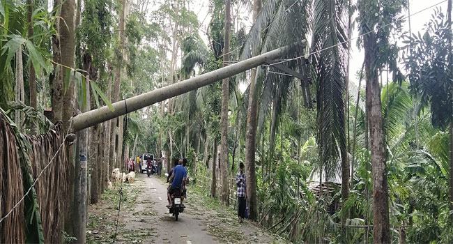 ইন্দুরকানীতে ৫ দিনেও আসেনি বিদ্যুৎ