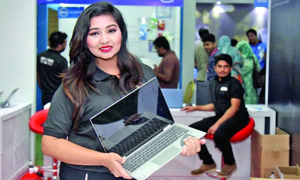 রাজধানীর বাজারে প্র্রযুক্তি পণ্যের দরদাম