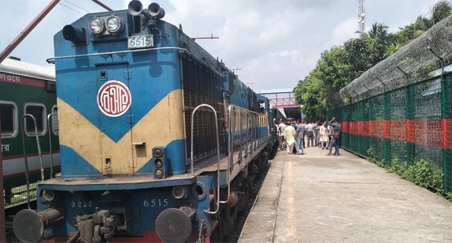 আনুষ্ঠানিকতা ছাড়াই বেনাপোল-মোংলা ট্রেন চলাচল শুরু
