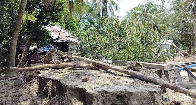 ‘বইন্যা মোর সবকিছু লইয়া গ্যাছে’
