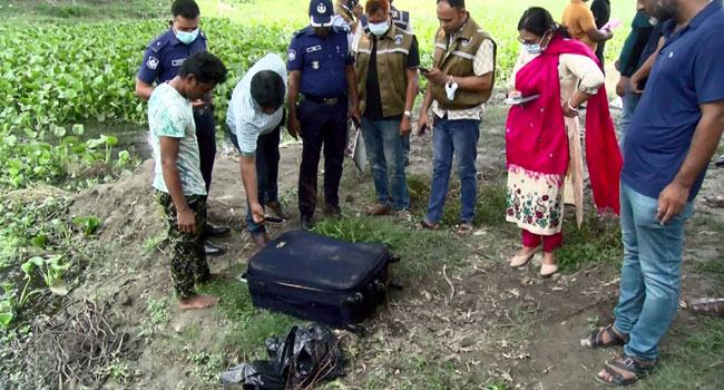 প্রেমের বলি বিশ্ববিদ্যালয়ছাত্র! নদীতে পাওয়া গেল লাগেজভর্তি ৪ টুকরো লাশ
