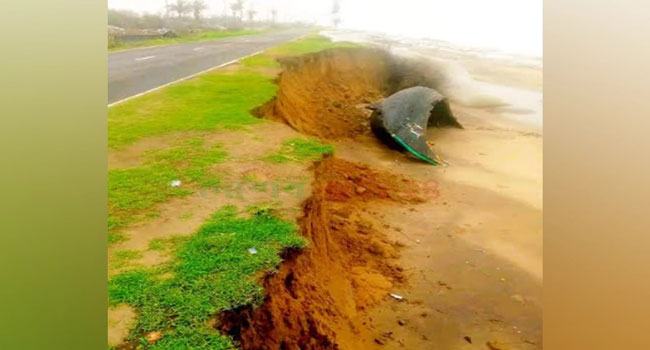 কক্সবাজার-টেকনাফ মেরিন ড্রাইভ সড়কে ভাঙন