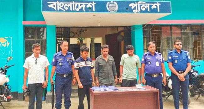 জামালপুরে আবাসিক হোটেল থেকে ৩ ভুয়া পুলিশ আটক