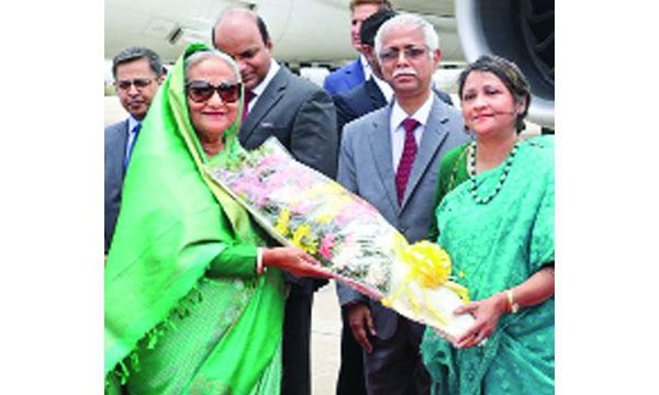 মোদির শপথ অনুষ্ঠানে যোগ দিতে নয়াদিল্লিতে প্রধানমন্ত্রী