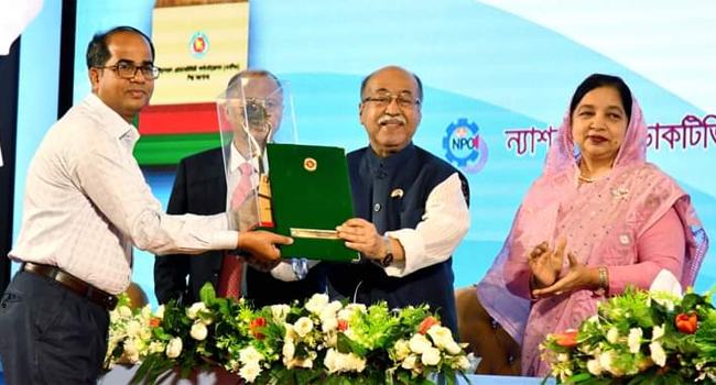 উৎপাদনশীলতায় রাষ্ট্রায়ত্ত অ্যাওয়ার্ড পেল দর্শনা কেরু চিনিকল