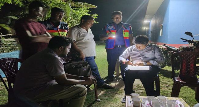 নিষেধাজ্ঞা অমান্য করায় ২ বরফ কল মালিককে জরিমানা