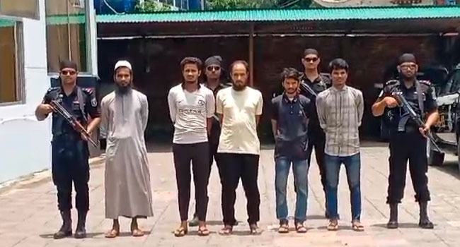 রোহিঙ্গা নেতা মুহিবুল্লাহ হত্যার পরিকল্পনাকারীসহ গ্রেফতার ৫