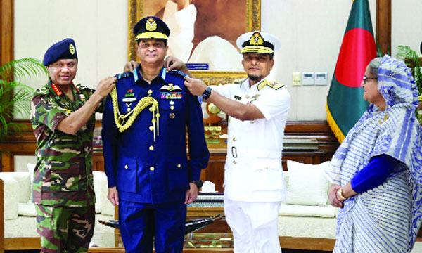 লেফটেন্যান্ট জেনারেল ওয়াকার-উজ-জামান নতুন সেনাপ্রধান