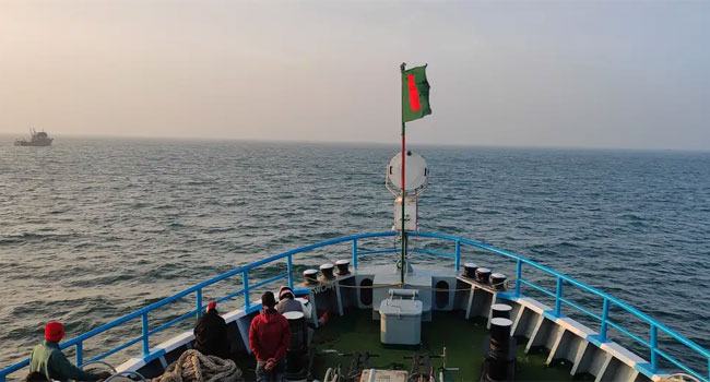মিয়ানমারের গুলির প্রভাবে বিচ্ছিন্ন সেন্টমার্টিন