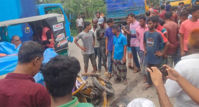 দিনাজপুরে সড়ক দুর্ঘটনায় নিহত ২, আহত ২