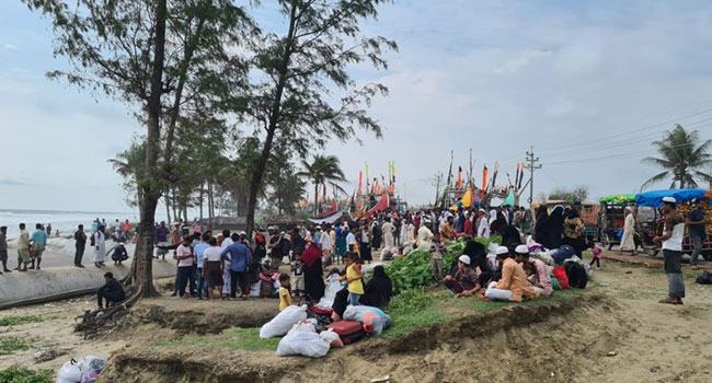 কঠোর নিরাপত্তায় টেকনাফ-সেন্টমার্টিন রুটে নৌ-যান চলাচল শুরু