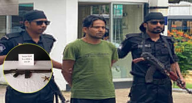 উখিয়ায় মিয়ানমার সেনাবাহিনীর রাইফেলসহ আরসার কমান্ডার গ্রেফতার