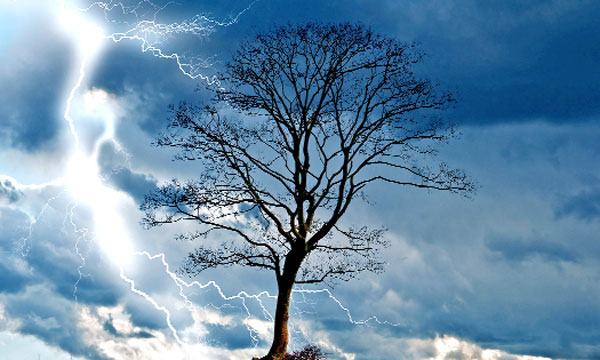 ঝড় কেন হয়