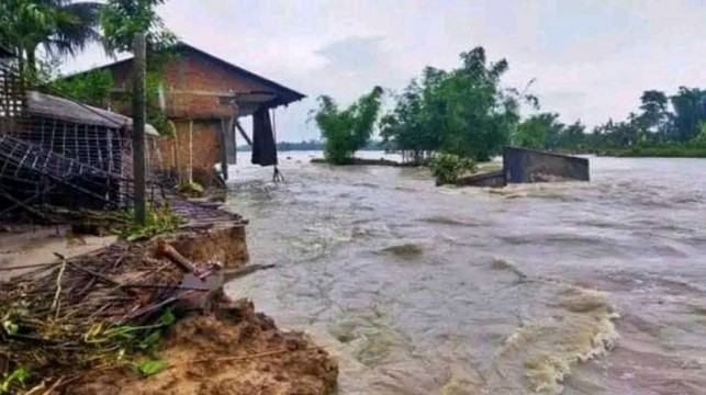 দোয়ারাবাজারে পাহাড়ি ঢলে বাঁধ ভেঙে রাস্তাঘাট বিচ্ছিন্ন