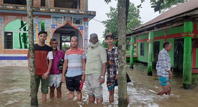 সুনামগঞ্জে পাহাড়ি ঢল : সুরমার পানি বিপদসীমার অনেক উপরে প্রবাহিত
