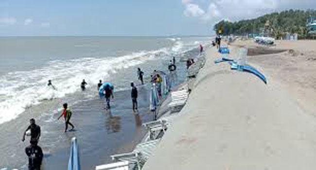 ঈদের দিন সমুদ্রে গোসলে নেমে কিশোর নিখোঁজ