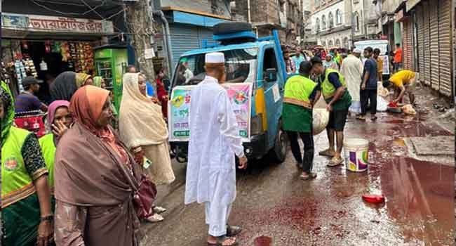 রাত ৮টা পর্যন্ত ডিএসসিসি’র ৬৪ ওয়ার্ডের শতভাগ বর্জ্য অপসারণ