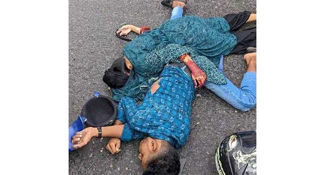 নারায়ণগঞ্জে বাসচাপায় নারীসহ ২ জন নিহত