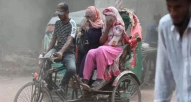 শুক্রবার সকালে ঢাকার বাতাস ‘অস্বাস্থ্যকর’