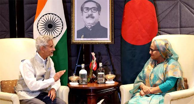 প্রধানমন্ত্রীর সাথে জয়শঙ্করের সাক্ষাৎ : পারস্পরিক স্বার্থ সংশ্লিষ্ট বিষয় নিয়ে আলোচনা