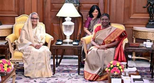 শেখ হাসিনার নেতৃত্বে বাংলাদেশের উল্লেখযোগ্য অর্থনৈতিক অগ্রগতির প্রশংসা করেছেন ভারতের রাষ্ট্রপতি