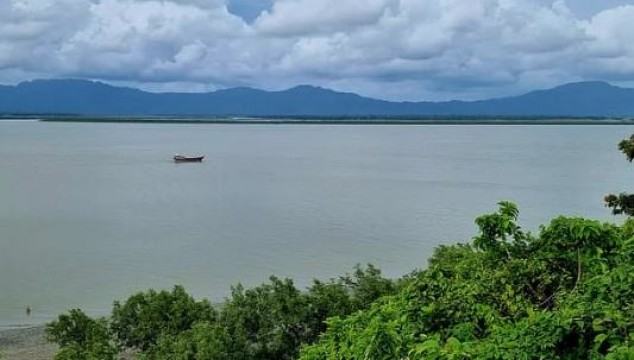 সীমান্তবাসীদের ঘুম কেড়ে নিয়েছে মিয়ানমার