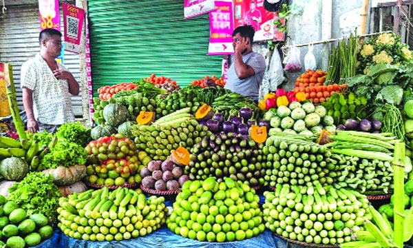 চৌগাছায় মধ্যবিত্তদেরও সংসার চালানো দায়