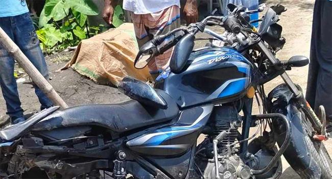 মহাদেবপুরে ট্রাক-মোটরসাইকেলের সংঘর্ষে কিশোর নিহত
