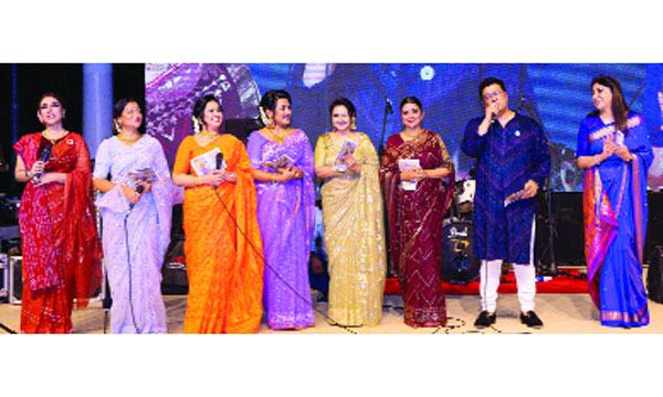ফেরদৌসের আয়োজনে মুগ্ধতা ছড়ালেন তারা