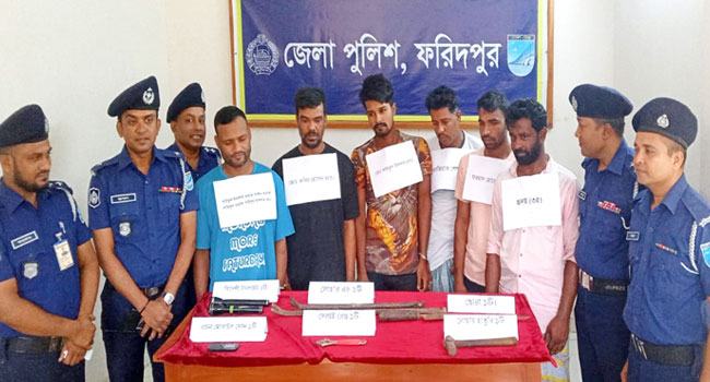 ফরিদপুরে আন্তঃজেলা ডাকাত দলের ৬ ডাকাত গ্রেফতার